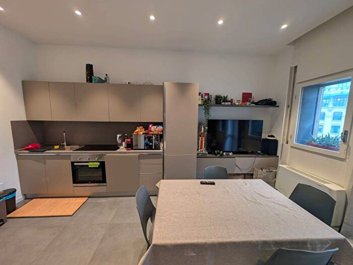 Appartamento bilocale in affitto in Piazza Luigi Vittorio Bertarelli, Carrobbio, Milano