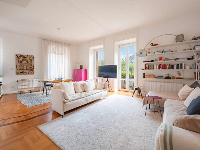 Appartamento trilocale in affitto in Piazza Quattro Novembre, Centrale, Milano