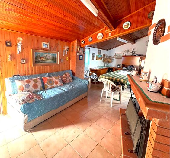 Casa con 5 locali in vendita in Frazione Berrioli, Erli