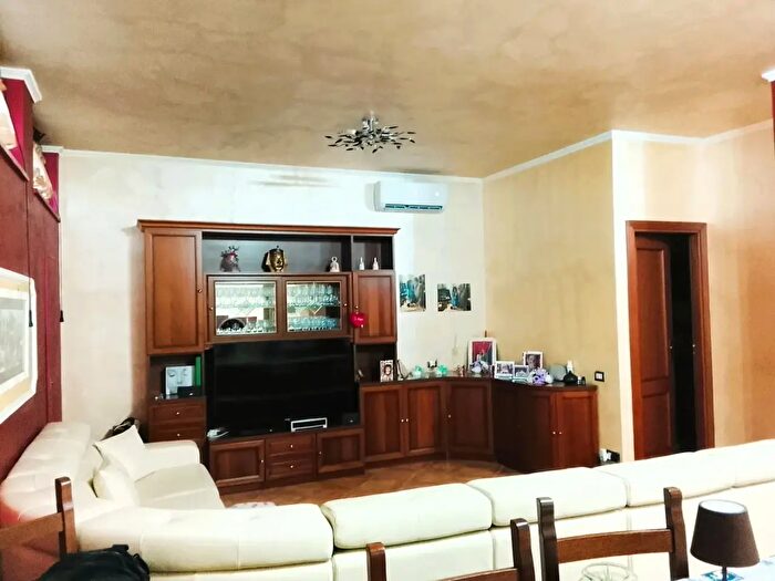Casa in vendita in Via Cassaro, Roma