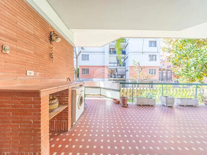 Appartamento trilocale in vendita in Largo Giuseppe Rovani, Roma