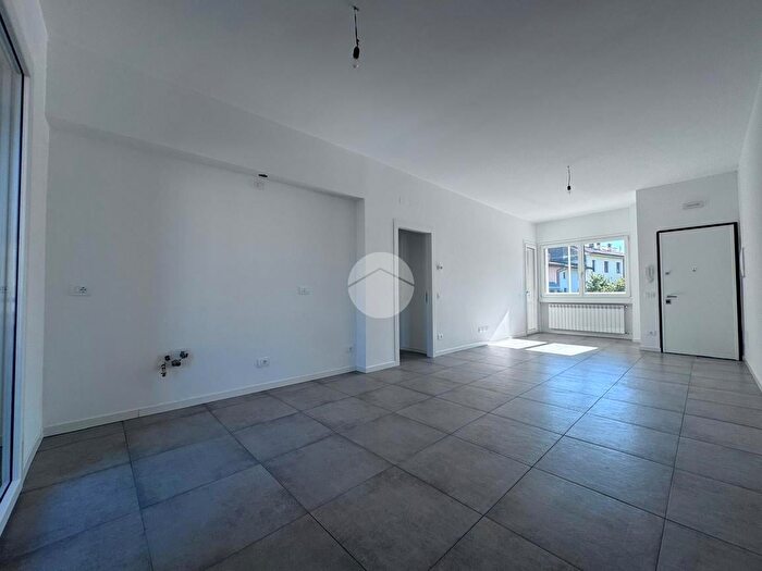 Appartamento trilocale in affitto in Via Foppe, Costa Di Mezzate