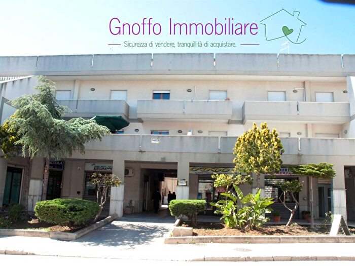 Appartamento con 6 locali in affitto in Via Vespri, Centro, Valderice