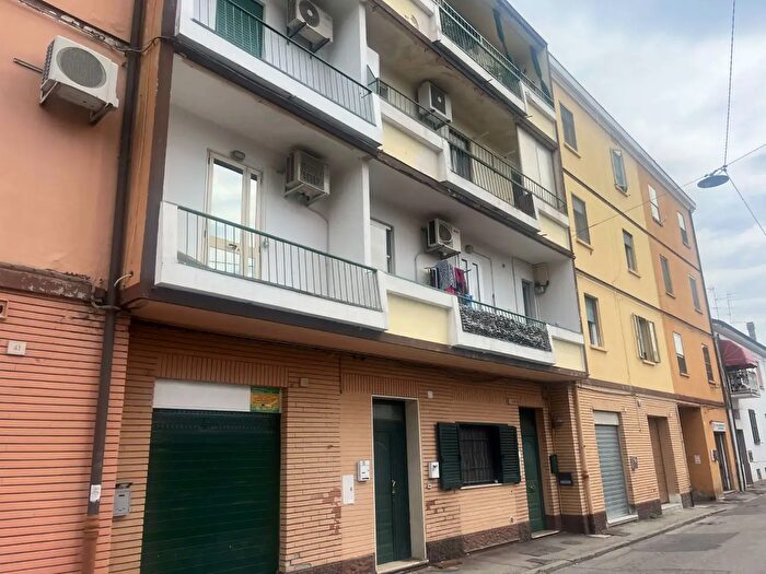 Appartamento trilocale in vendita in Via Montefiorino, Ferrara