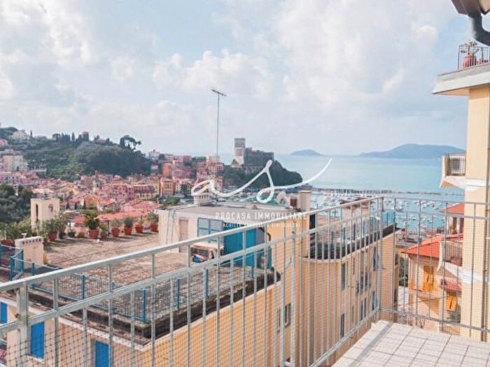 Appartamento con 5 locali in vendita in Lerici