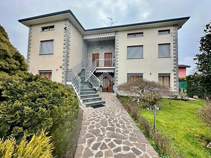 Case in Vendita e in Affitto - 3