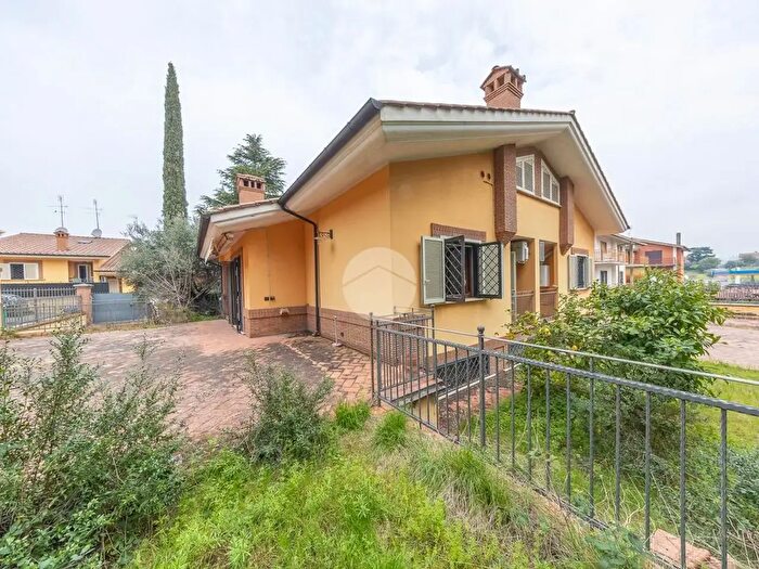 Casa con 5 locali in vendita in Via Fosso dellOsa, Roma