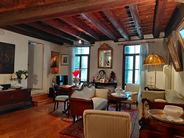 Appartamento quadrilocale in vendita in Via Oberdan, Padova