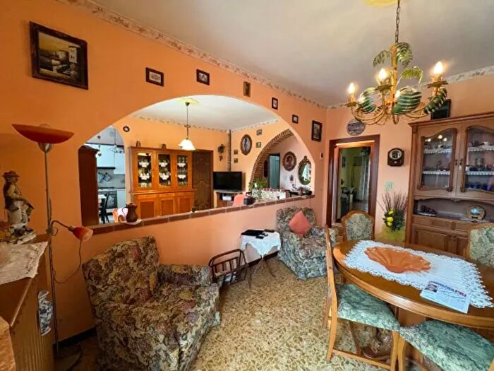 Casa con 5 locali in vendita in Via Umberto I, Castello Di Annone