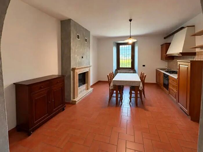 Casa quadrilocale in vendita in Via GattiFiobbio, Albino