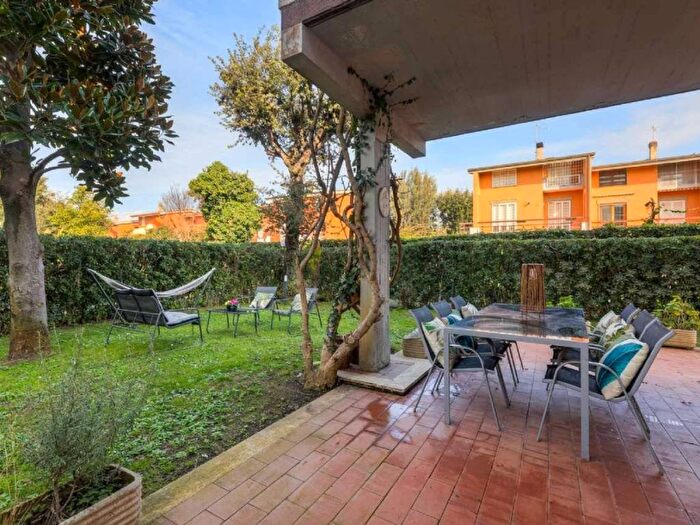 Casa con 6 locali in affitto in Via Loano, Fregene, Fiumicino