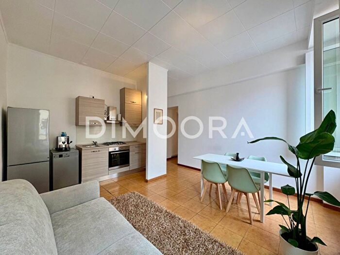 Appartamento trilocale in affitto in Via Borgo Vico, Villa Olmo, Como