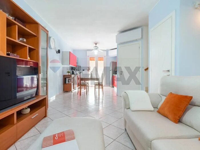 Casa quadrilocale in vendita in Vico Tuveri, Villaspeciosa