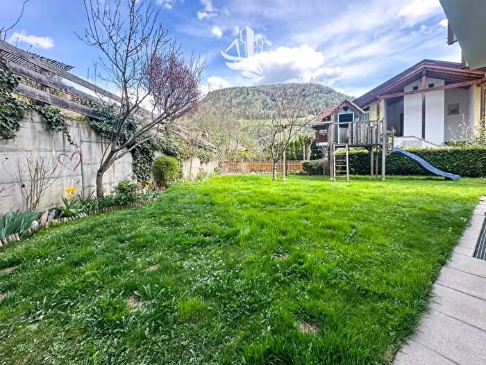 Appartamento trilocale in vendita in Via Val di Vizze, Val Di Vizze