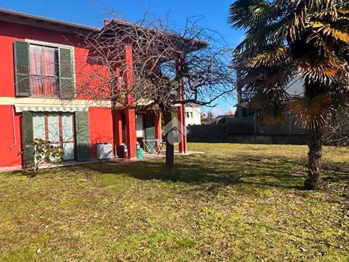 Case in Vendita e in Affitto - 2