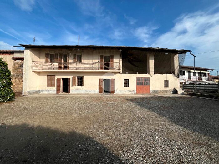 Casa con 6 locali in vendita in Via SantAnna, Bagnolo Piemonte
