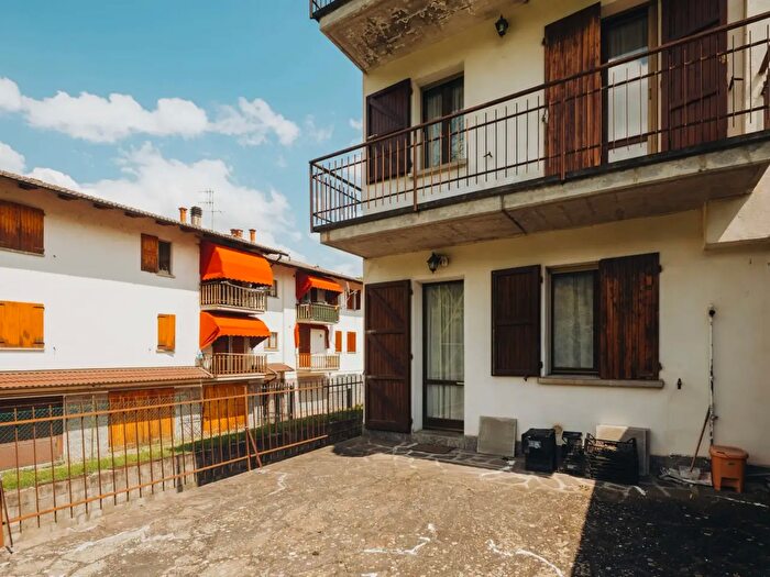 Casa con 6 locali in vendita in Monterenzio