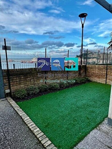 Appartamento trilocale in affitto in Via Enrico Cialdini, Capodimonte, Ancona