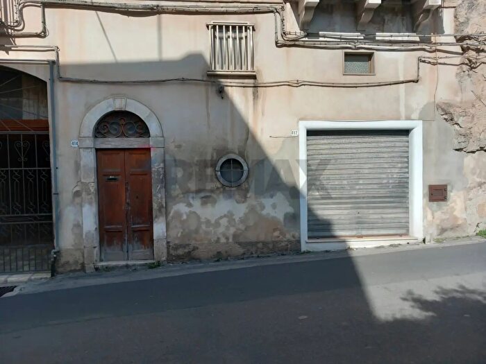 Casa con 7 locali in vendita in Modica