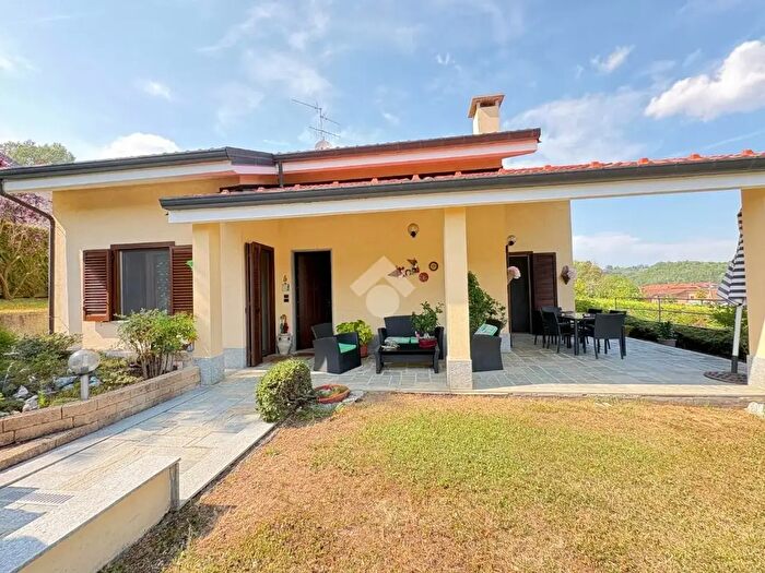 Casa con 9 locali in vendita in Strada Valle Garavaglia, Castiglione Torinese