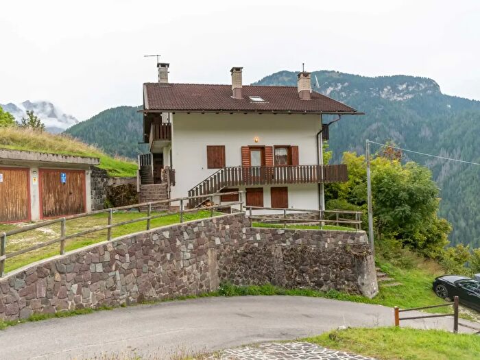 Appartamento trilocale in vendita in Via Caracoi Agoin, Rocca Pietore