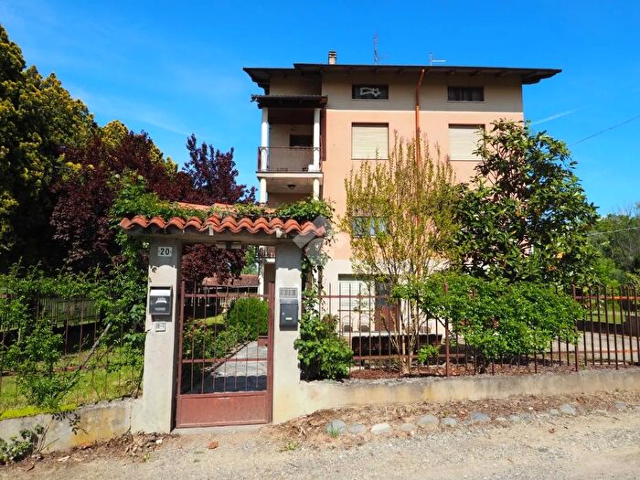 Appartamento con 6 locali in vendita in Via Torino, Brusnengo