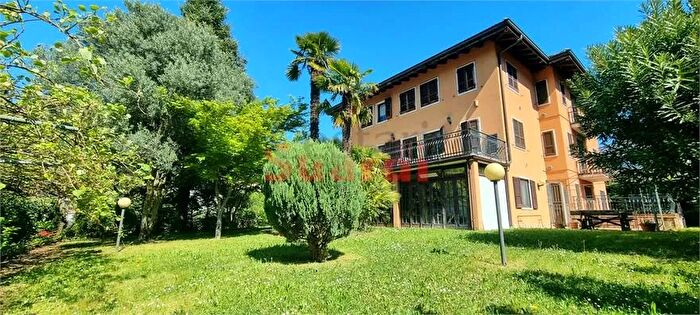 Casa con 18 locali in vendita in Calliano