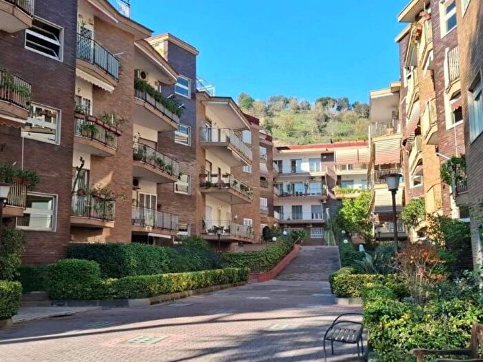 Appartamento trilocale in affitto in Fuorigrotta, Napoli