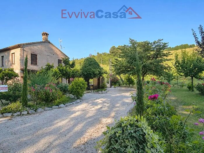 Casa con 7 locali in vendita in Contrada Pioli, Ostra Vetere