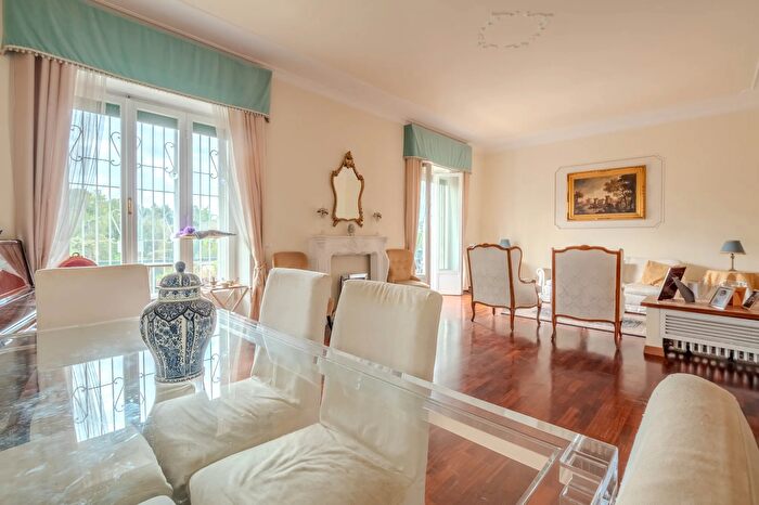 Appartamento con 5 locali in vendita in Via Nerola, Roma