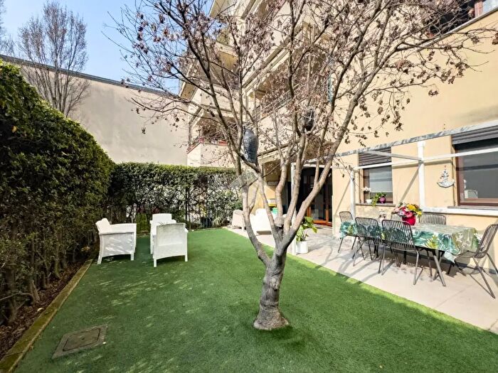 Appartamento trilocale in vendita in Via Oslavia, Lissone