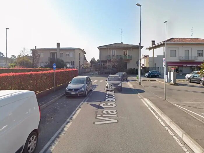 Appartamento bilocale in affitto in Piazza Italia, Biassono