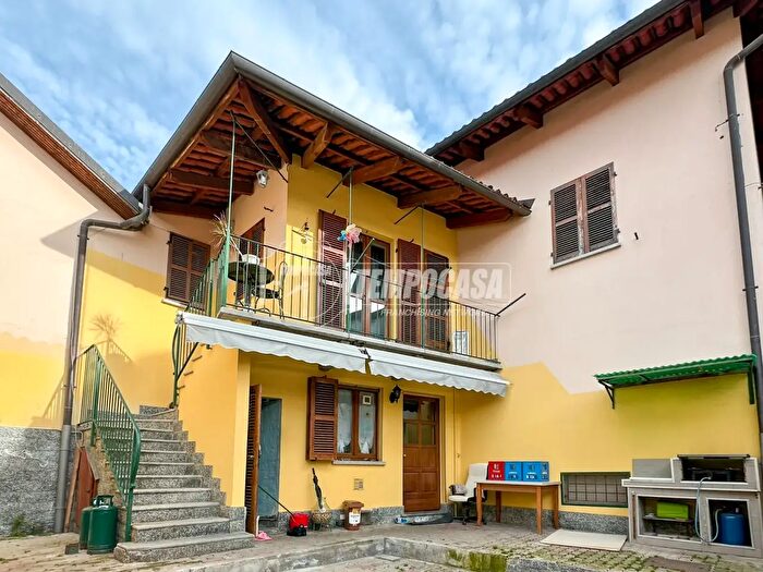 Casa bilocale in vendita in Via Roma, Rosta