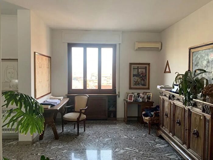 Appartamento con 5 locali in vendita in Via Niccolo Paganini, Firenze