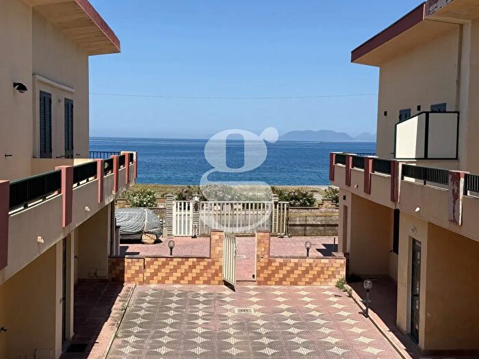 Casa quadrilocale in vendita in Via Spiaggia di Ponente, Milazzo