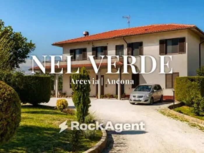Casa con 6 locali in vendita in Frazione Sant'Apollinare, Arcevia