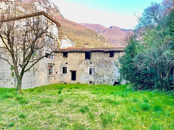 Casa monolocale in vendita in Via Bezzecca, Arco