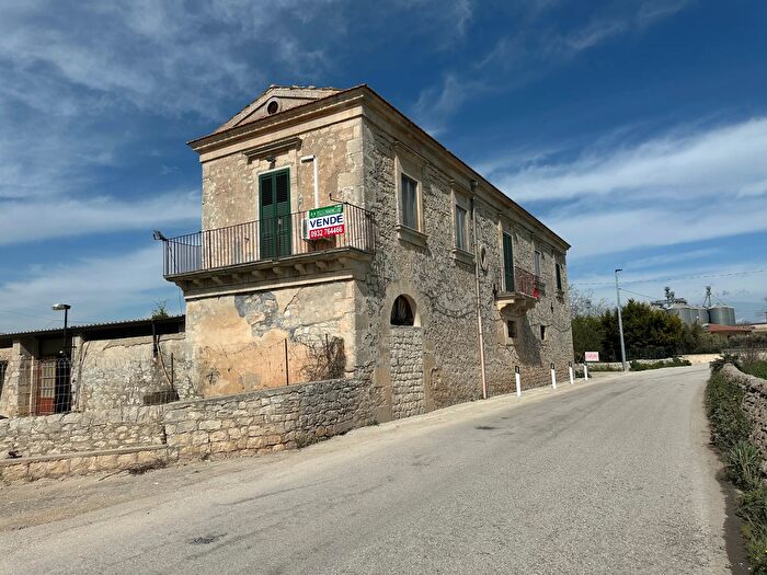 Casa con 10 locali in vendita in Sp, Modica