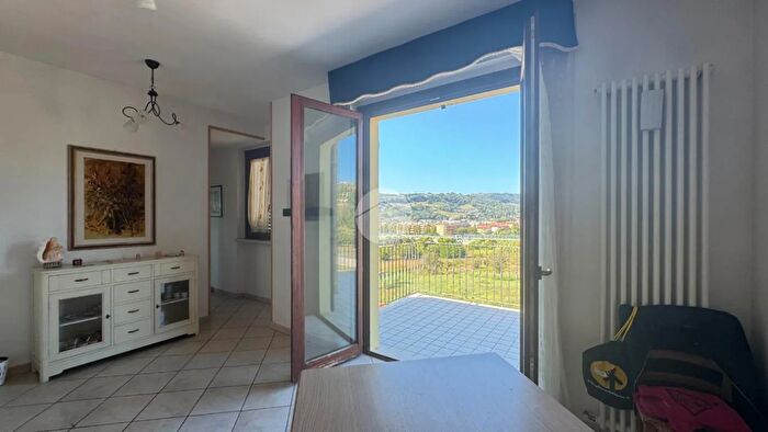 Appartamento con 5 locali in vendita in Via Isola di Arturo, Grottammare