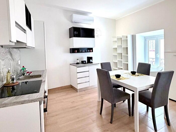 Appartamento trilocale in affitto in Via San Martino della Battaglia, Centro, Varese