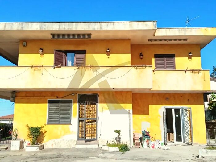 Appartamento trilocale in vendita in Velletri