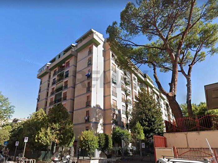 Appartamento bilocale in affitto in Via Pescaglia, Roma