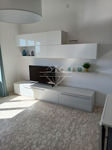 Appartamento con 5 locali in affitto in Massa