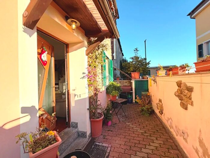 Casa con 5 locali in vendita in Via Domenico Carli, Serra Ricco