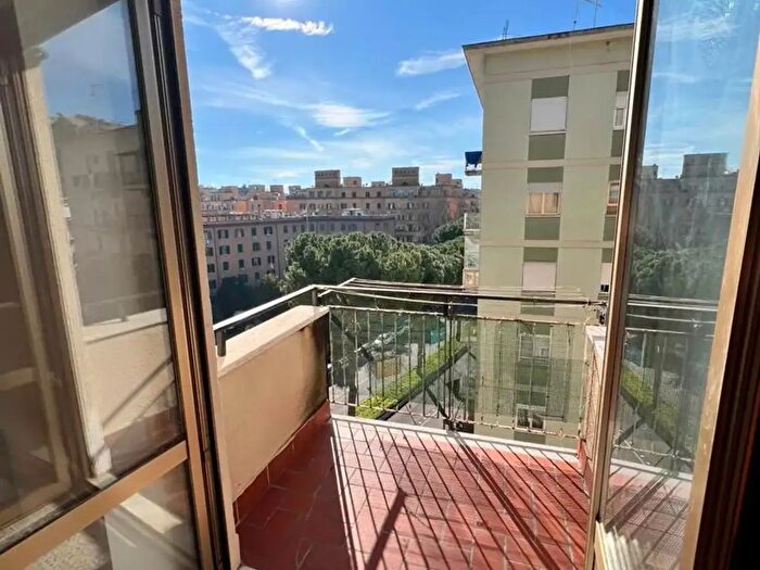 Appartamento trilocale in vendita in Via Val Melaina, Roma