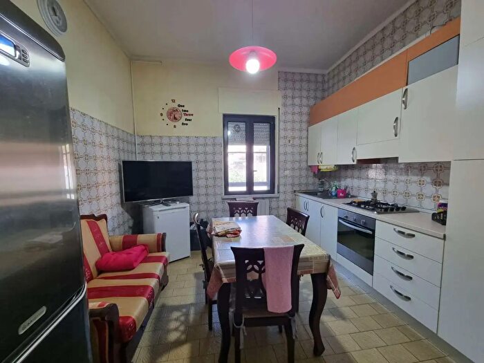 Appartamento quadrilocale in affitto in Via Livorno, Catanzaro