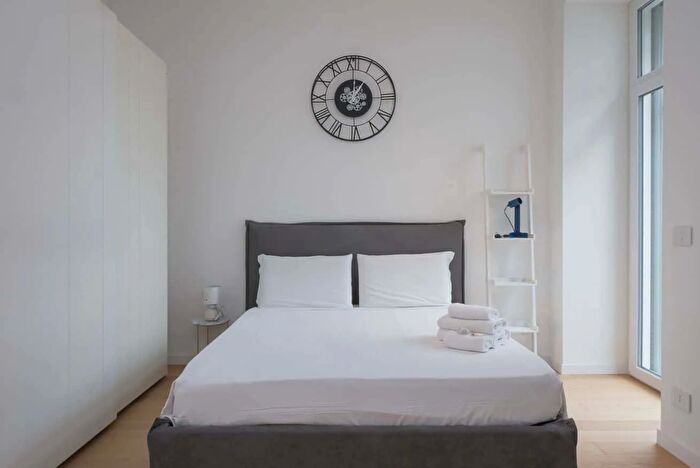 Appartamento monolocale in affitto in Via Errico Petrella, Milano