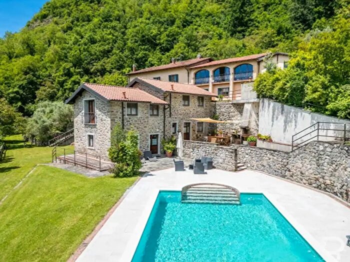 Casa con 6 locali in vendita in Via Nova, San Romano In Garfagnana