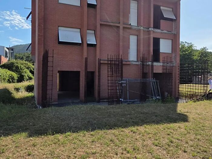 Casa con 14 locali in vendita in Sottomonte, Capannori