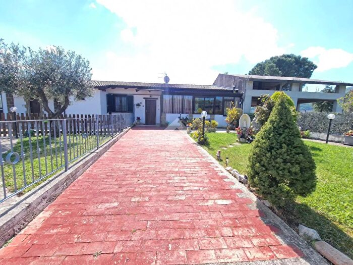 Appartamento trilocale in vendita in Via Pennino, SantAgata De Goti